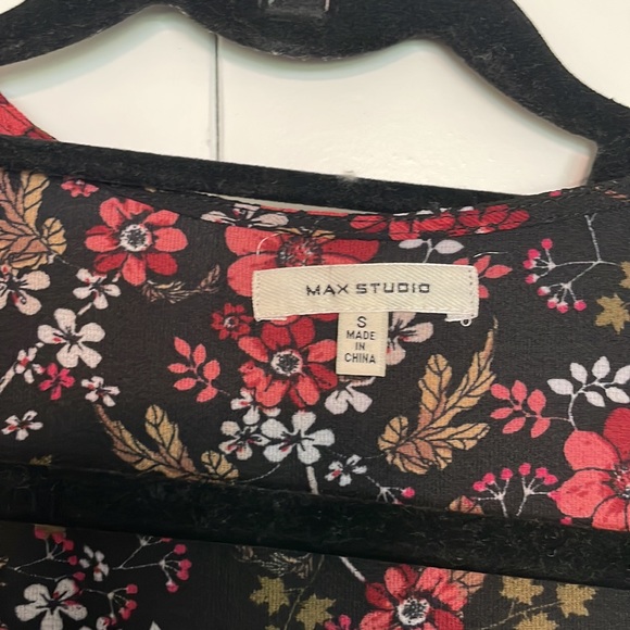 Black and red floral wrap dress by max studio - Picture 3 of 7